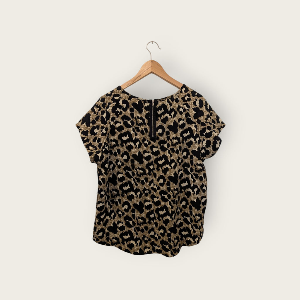 Timing Short-Sleeve Back-Zip Hi/Low Raglan T