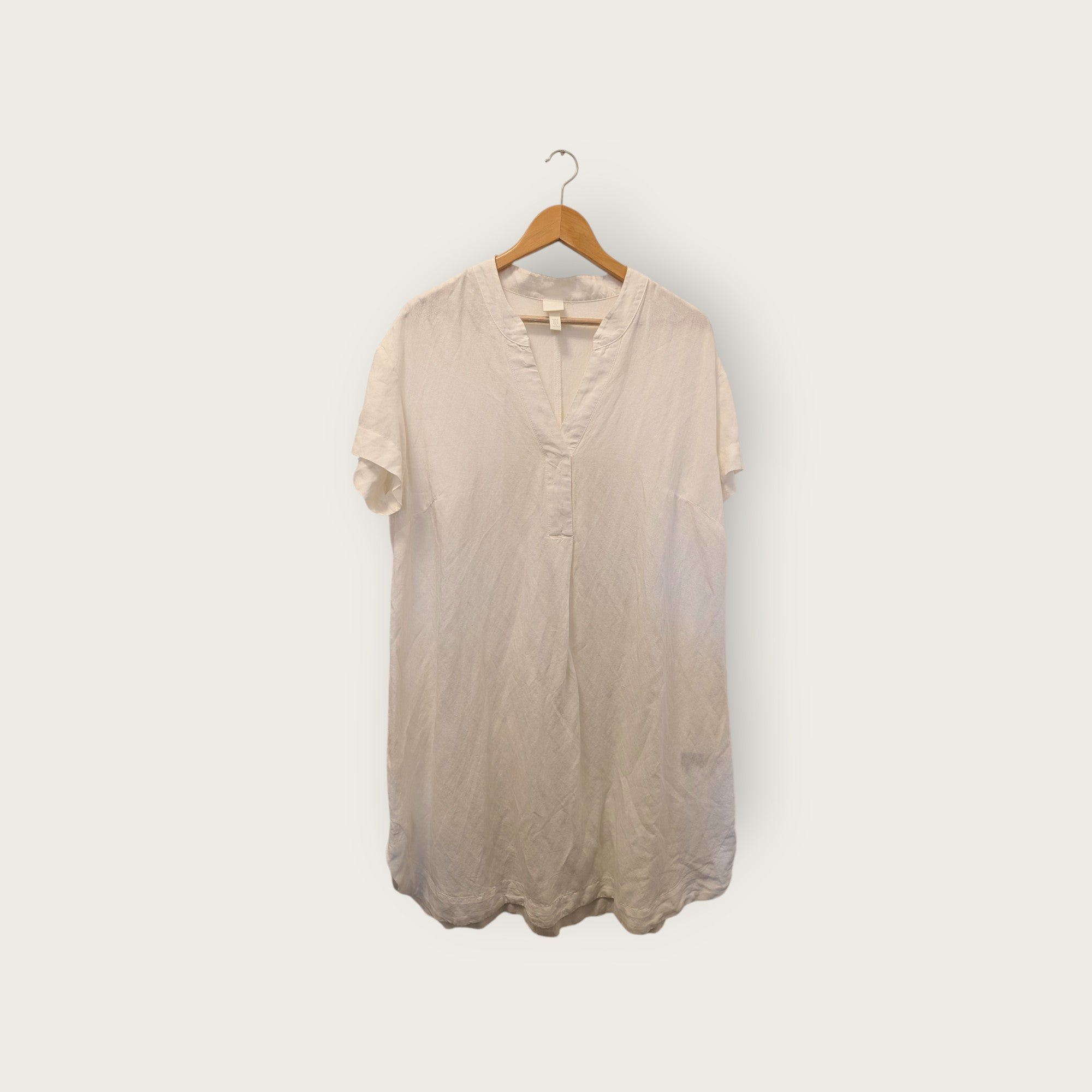 H&M White Short-Sleeve V-Neck Unstructured Linen Dress